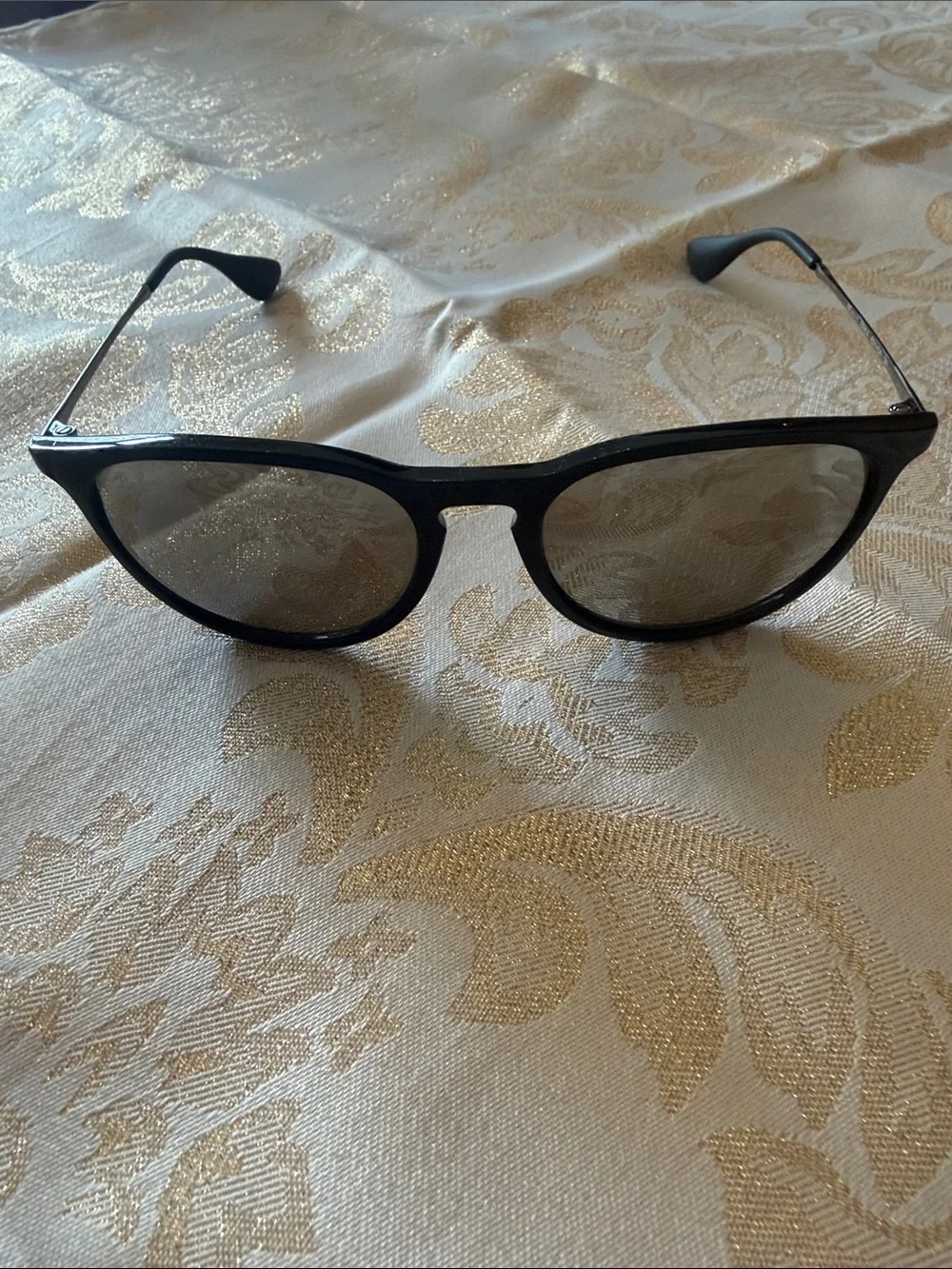 Ray-Ban Black Round Sunglasses with Black Case